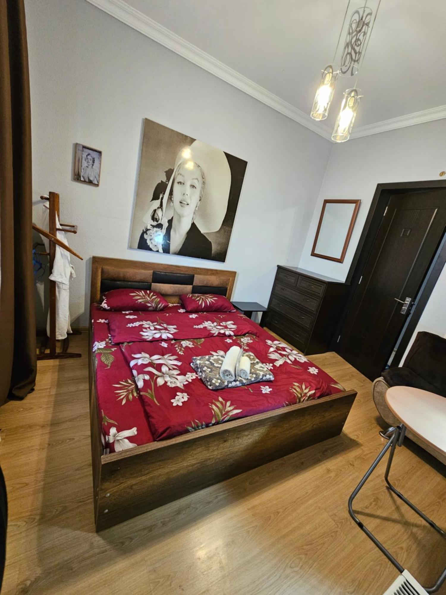 Guesthouse Different Tbilisi Room photo